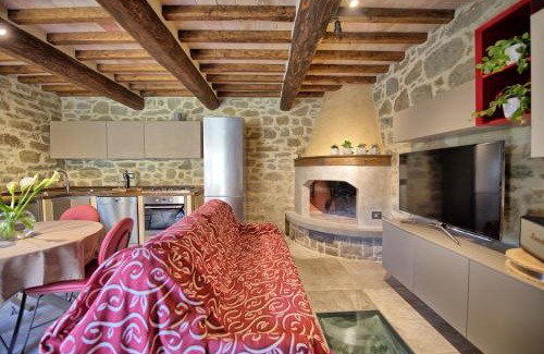 Pieve di Chio Villa | Villa Mulino by PosarelliVillas