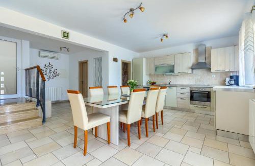 Dicmo Villa | Villa My peace