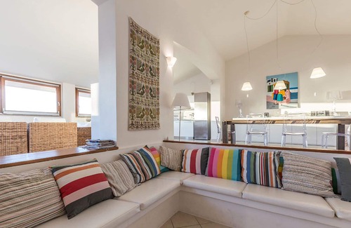 Li Junchi Villa | Villa Napius - private beach access on a sandy beach