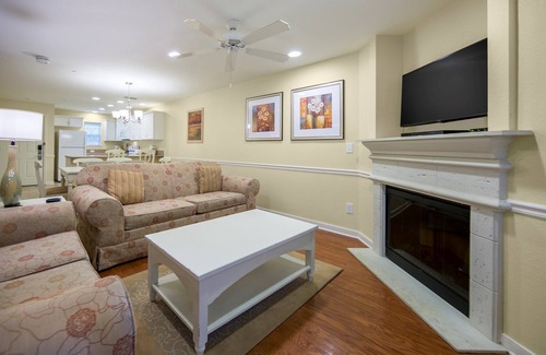 Flint Condo | Villa Near Full-Service Marina