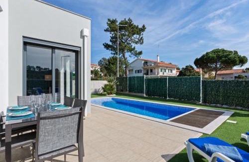 Foz do Arelho Villa | Villa near Obidos Lagoon and Surf Beaches