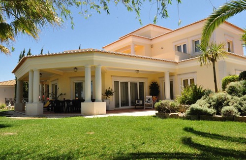 Montes de Alvor Villa | Villa Near The Fishing Village Of Alvor And Coastal Beaches Sleeps 8 /4 Bedrooms