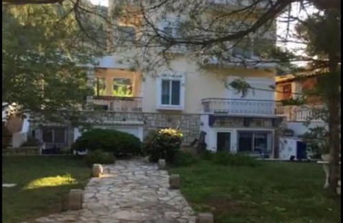 Melissopetra Apartment | Villa Nefeli in front of the beach