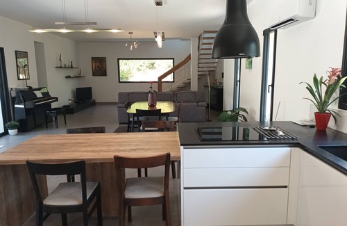 Montpellier Villa | Villa Neuve 180m² Isolée Hauteurs Prades le Lez : 4 Vastes Chambres, Piscine 8x4