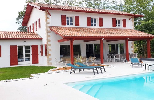 Sare Villa | Villa Neuve 5 au Pied du Bourg, Toutes Activités Mer/sport/tourisme à Proximité
