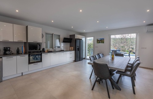 Cotignac Villa | Villa Neuve de Charme à Cotignac 4 Suites Spacieuses Immersion Provençale