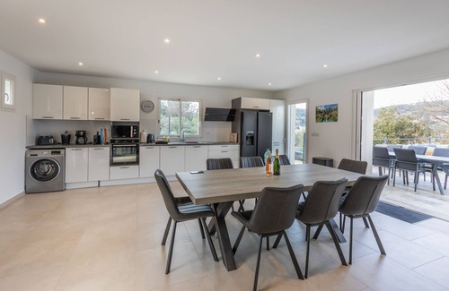 Cotignac Villa | Villa Neuve de Charme à Cotignac 4 Suites Spacieuses Immersion Provençale