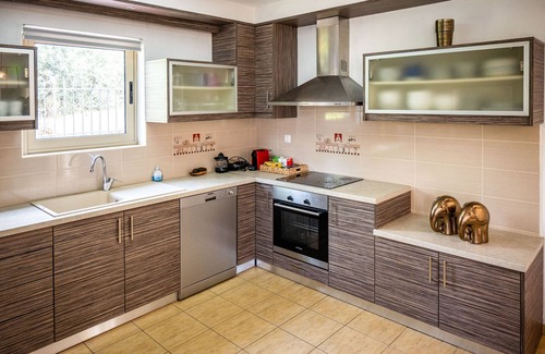 Sissi Villa | VILLA NOEMA 3 BEDROOMS *
