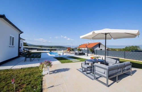 Sinj Villa | Villa Noemi