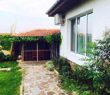 Hisarja House | Villa Nymphea Water Lily