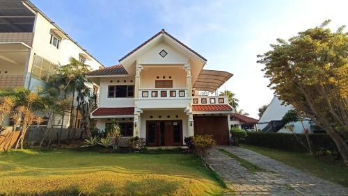 Ngaglik House | Villa Ohana Batu