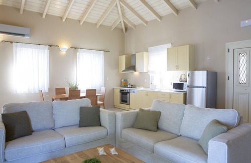 Yenion House | Villa Olivia with Sea Views