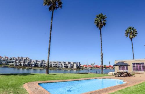 Port Owen Villa | Villa on Maxi