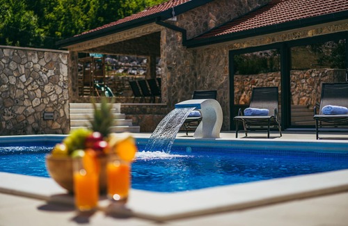 Velika Cista Villa | Villa on Stone, Cista Velika