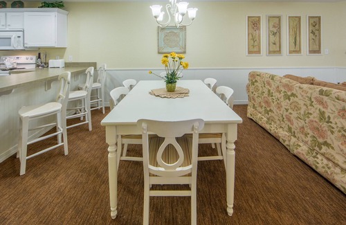 Clarkesville Villa | Villa on the Golf Course