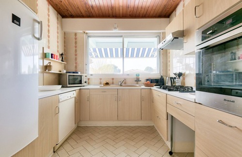 Taussat Villa | Villa on the Port of Taussat with swimming pool