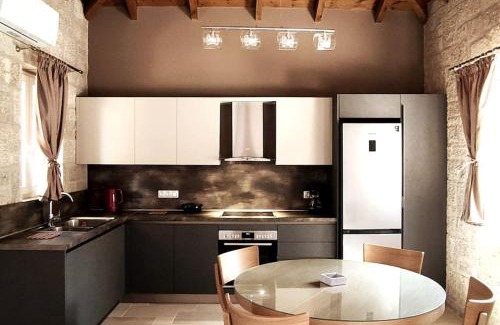 Frinion Villa | Villa *ONEIRO*/5 min from town and sea/Mountain view