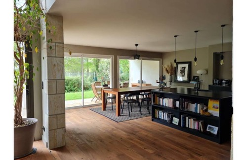 Arcangues House | Villa opposite golf course and château with heated swimming pool