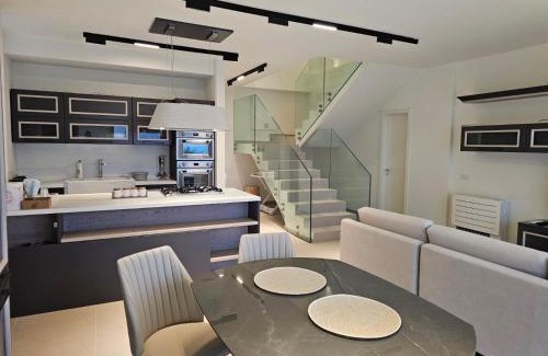 Jala Villa | Villa Ostriche Green Coast Palase
