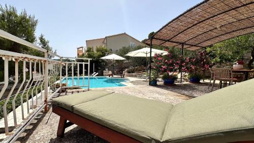 Tijesno Villa | Villa Paladin - Spacious Villa with Pool near Garden Resort - 7 Min walk