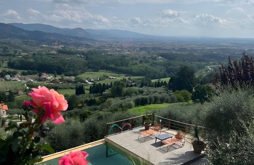 Buggiano Villa | Villa 'Panorama' with Shared Pool, Shared Terrace and Air Conditioning