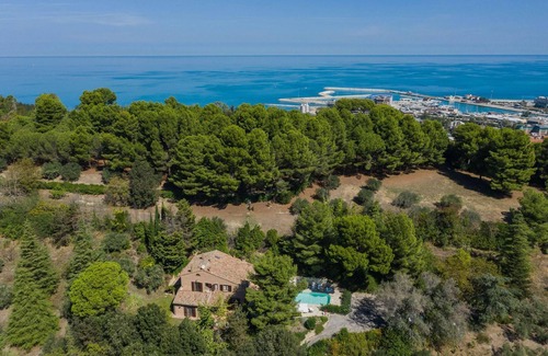 Pesaro Villa | Villa Panorama 9 - Four Bedroom Villa, Sleeps 9