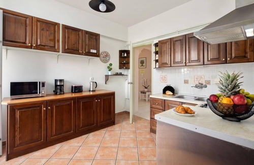 Roda Villa | Villa Paradiso in Agnos