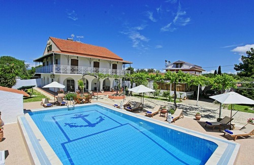 Roda Villa | Villa Paradiso in Agnos