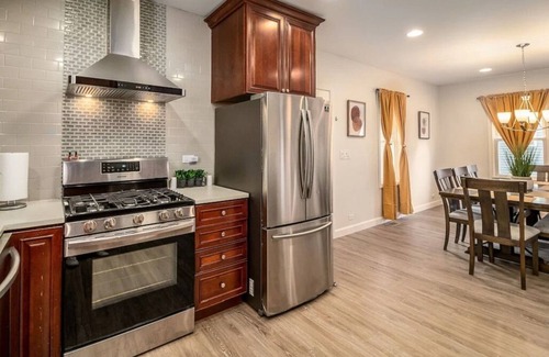 Villa Park House | Villa Park FHS Rental