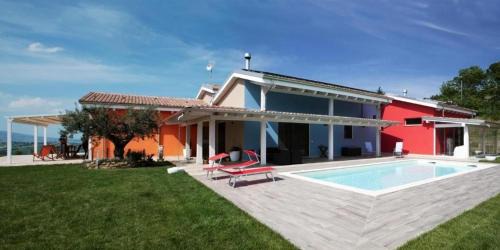 Tolentino Villa | Villa Parruccia with a pool and a panoramic view