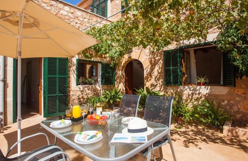 Es Llombards Cottage | Villa Paula. Renovated and Traditional Majorca House