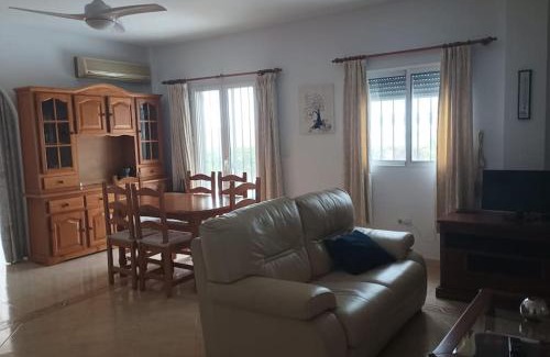 La Alfoquia Villa | Villa Paz - Villa Familiar para 6 con piscina, AC, Wifi y parking