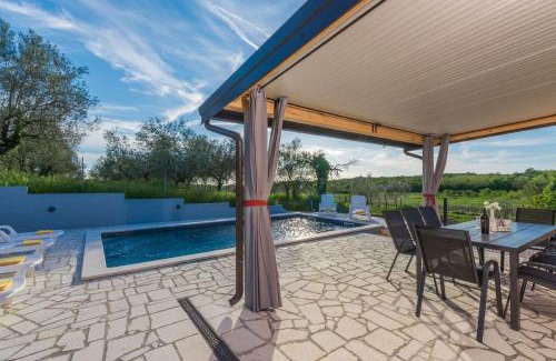 Radini Villa | Villa Pendolina with pool and grill in Umag