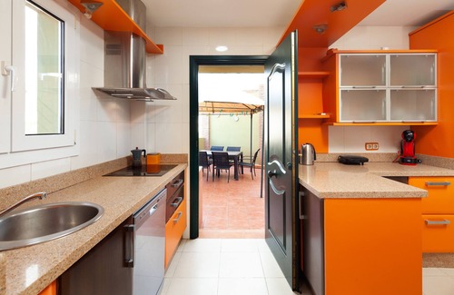 Velez-Malaga Villa | Villa 'Pepa' with Sea View, Pool & Wi-Fi