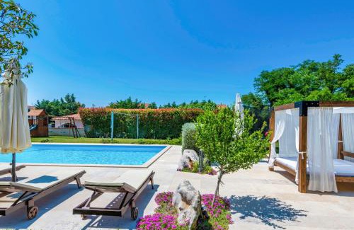 Cancini House | Villa Petra, a romantic and spectacular villa near the sea