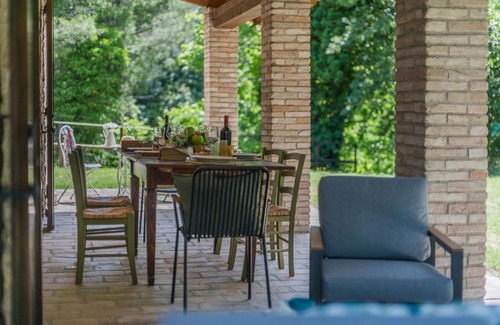 Furlo Villa | Villa Petra