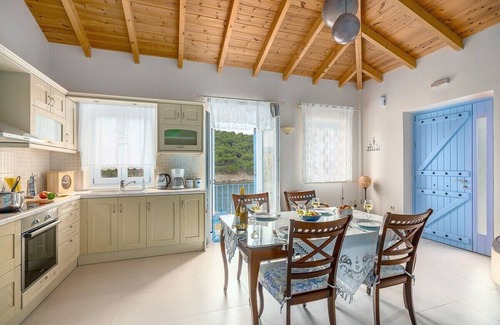 Frourion Villa | Villa Petrino – Sea View Villa for 2 in Assos