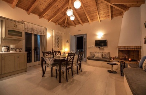 Frourion Villa | Villa Petrino – Sea View Villa for 2 in Assos