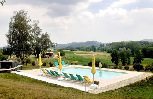 Tigliole Villa | Villa "Piemonte" Pool & Whirlpool, AC, WLAN, BBQ, Slow Food & Peace❣