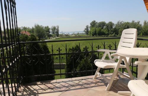 Vonyarcvashegy Hotel | Villa Plattensee