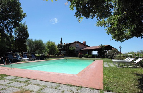 Scandicci Villa | Villa Poggio La Leona with pool near Florence