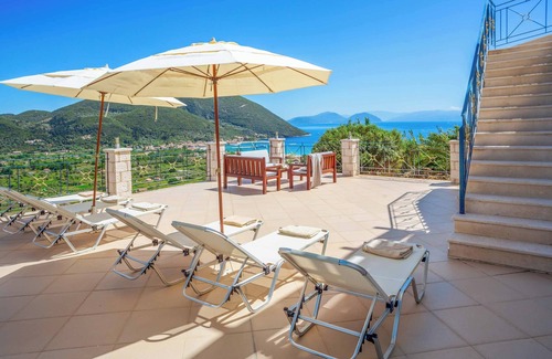 Evgiros Villa | Villa Ponti - Private pool, WI-FI & A/C plus beautiful sea views