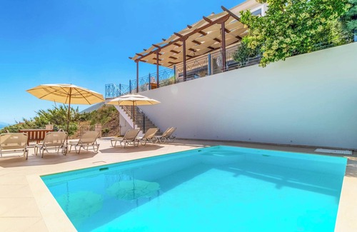 Evgiros Villa | Villa Ponti - Private pool, WI-FI & A/C plus beautiful sea views