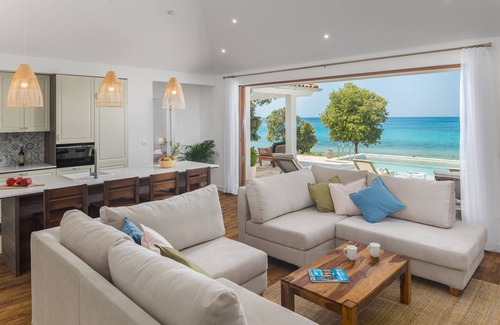 Bale Villa | Villa Porto Bus Beachfront by Villas Guide