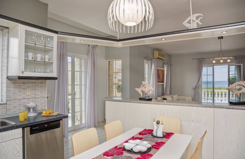 Maleme Villa | Villa Poseidon - 4 bedroom beachfront villa