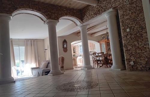 Entraigues-sur-la-Sorgue Villa | Villa provençale avec jacuzzi
