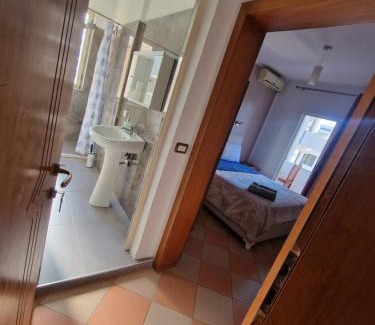 Shkembi i Kavajes Apartment | Villa Premium