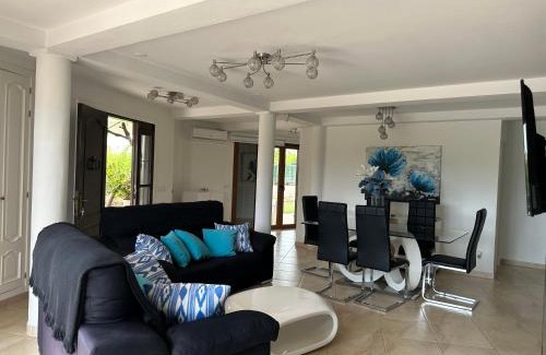 Muro Villa | Villa President Cosmos