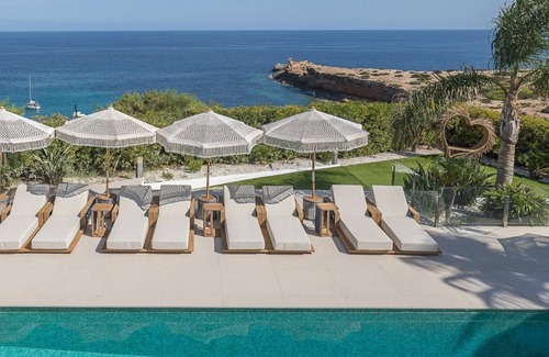 Cap Martinet Villa | Villa Primera Lina de Mar, Vista Espectacular a un Paso de Ibiza!