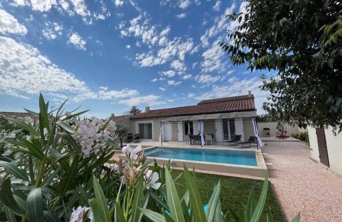 Saint-Andiol House | Villa Provençale avec Piscine Chauffée